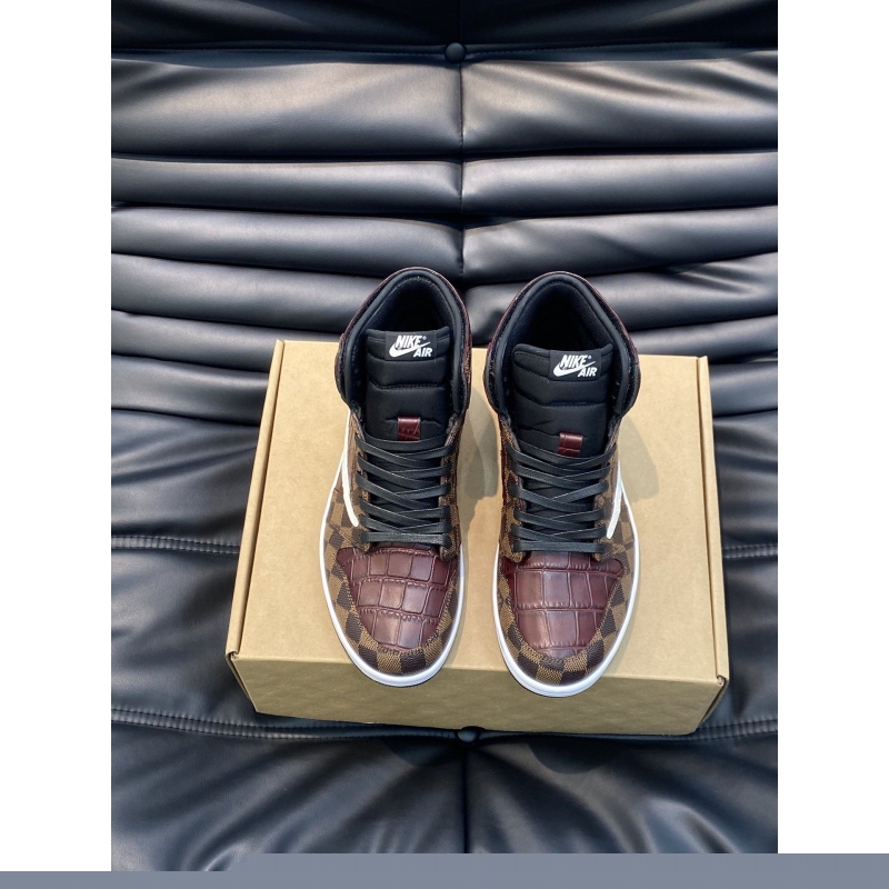 l**is V*t*n sneakers